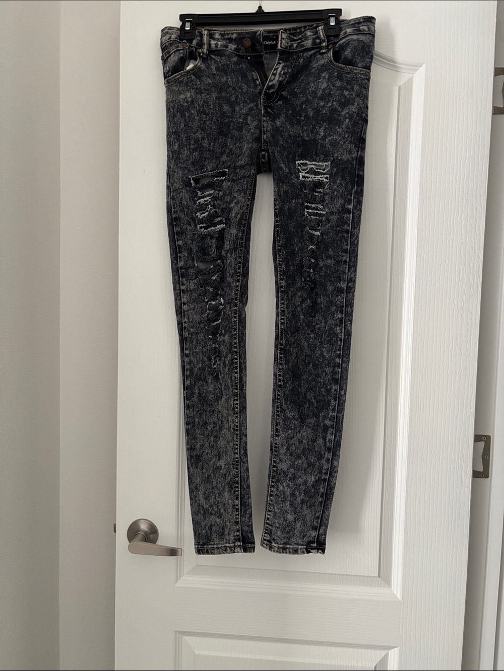 Acid-Wash Black Ripped Skinny Jeans - Women's